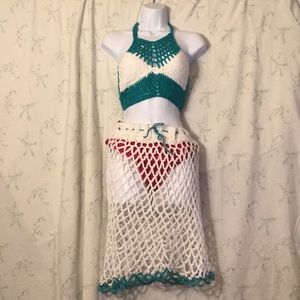 White and turquoise 2-piece beach wear